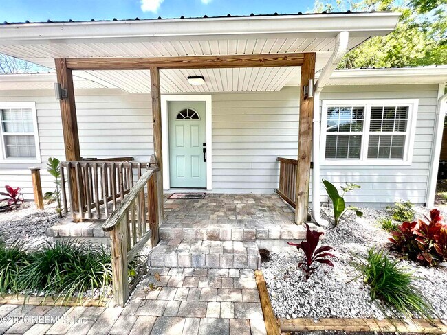 Foto del edificio - 804 W 2nd St