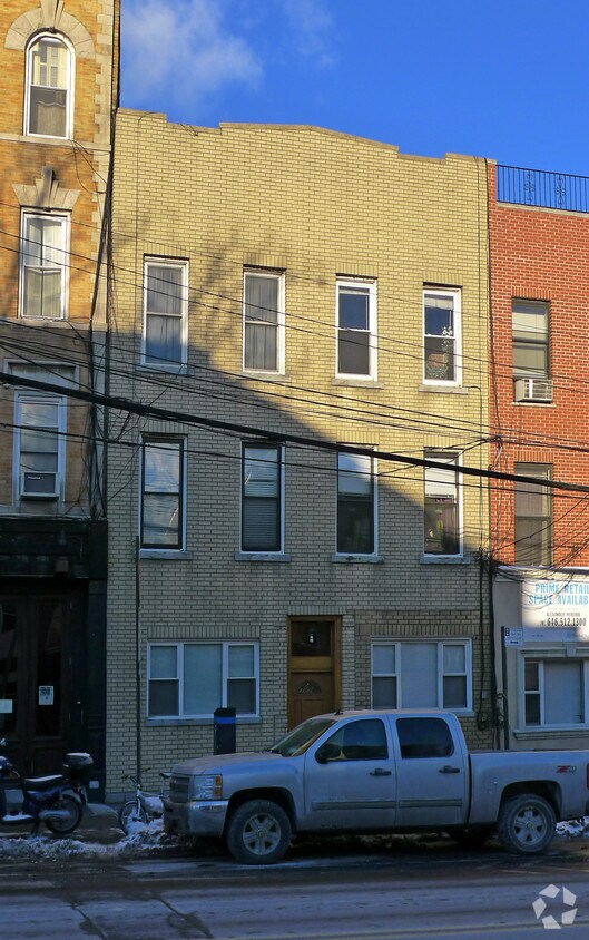 Building Photo - 47-36 Vernon Blvd
