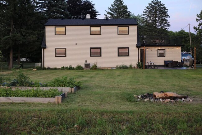 Foto del edificio - 3643 Division Rd