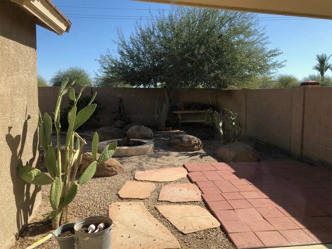 Building Photo - 33315 N Hidden Canyon Dr