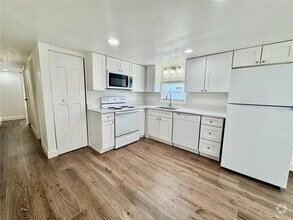 Building Photo - 108 Laureti Ln