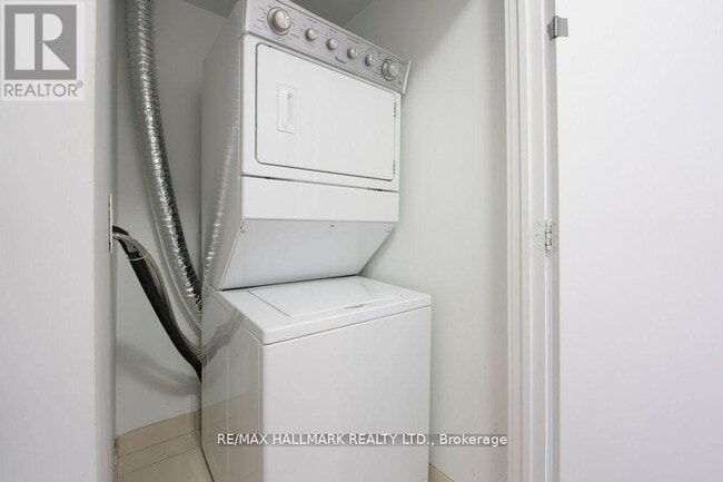 Photo du bâtiment - 16 McAdam Ave