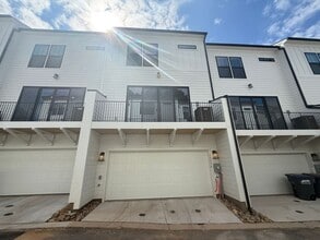 Building Photo - 15336 Ballancroft Pkwy