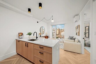 Building Photo - 313 E 17th St