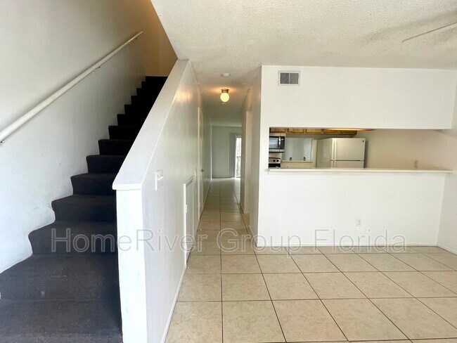 Building Photo - 7187 E Bank Dr