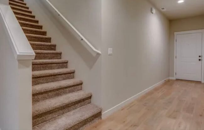 Building Photo - 1521 NE 15th Cir