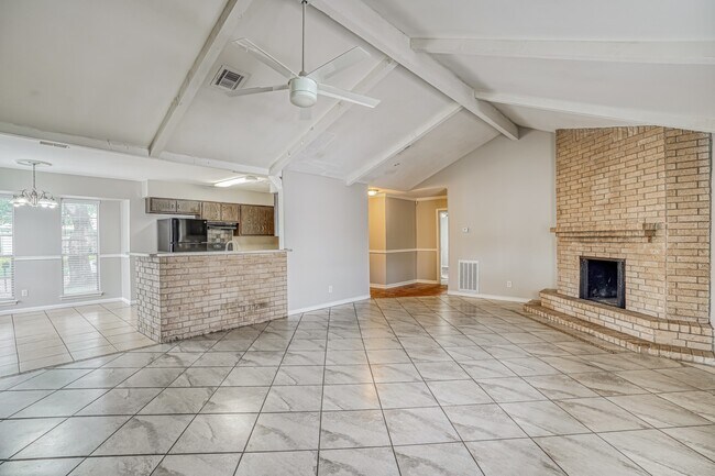 Foto del edificio - 6610 Rowell Ct