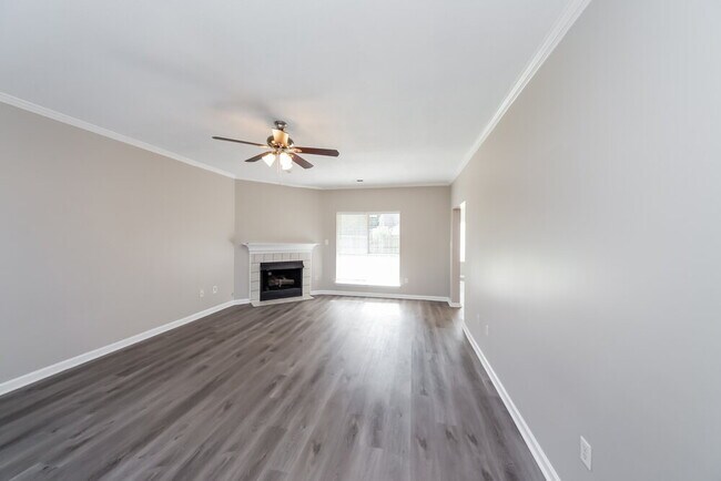 Building Photo - 7415 Creekside Dr