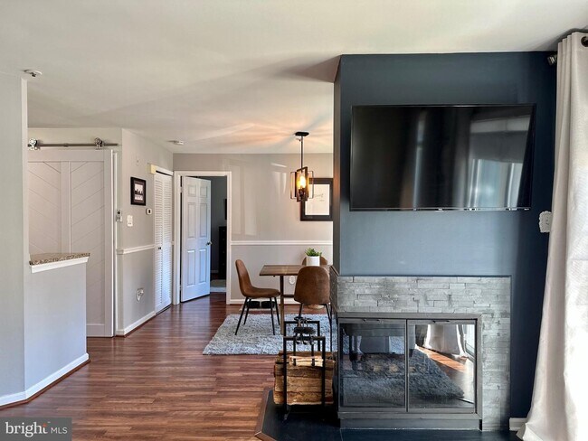 Building Photo - 4986 Dorsey Hall Dr