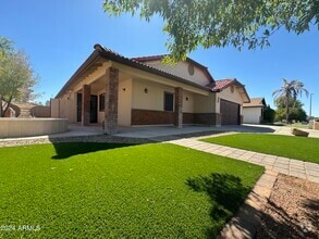 Building Photo - 491 E San Pedro Ave