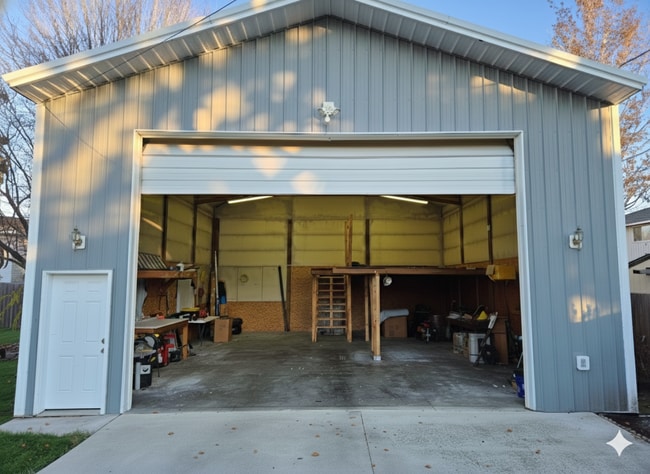 Building Photo - 13108 E 29th Ave