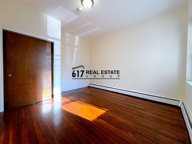 Foto del edificio - 64 Brighton Ave