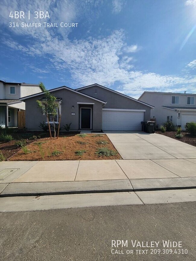 Building Photo - Beautiful brand new 4 bedroom 3 bathroom h...
