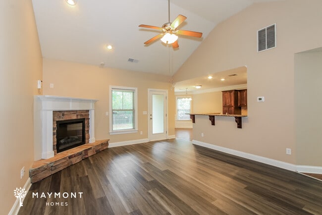 Foto del edificio - 2457 Newbury Ave