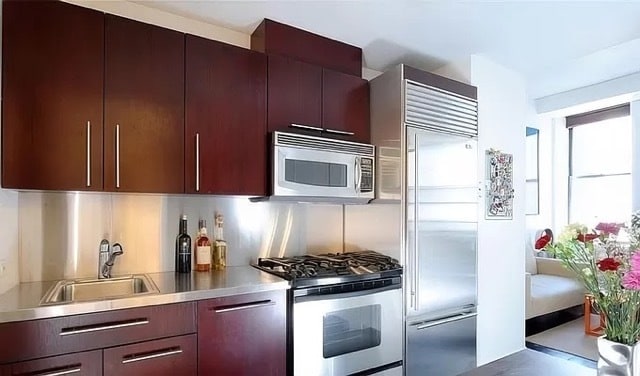 Building Photo - 150 Nassau St