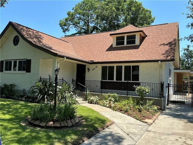 Foto del edificio - 4419 Knight Dr