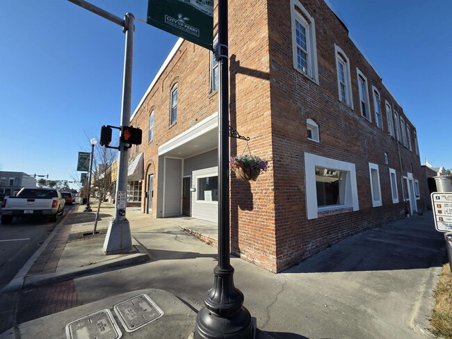 Building Photo - 131 N Jefferson St