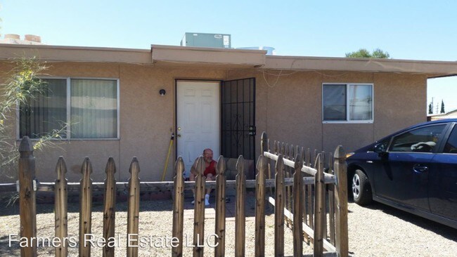 Building Photo - 2707-2709 N Fontana Ave