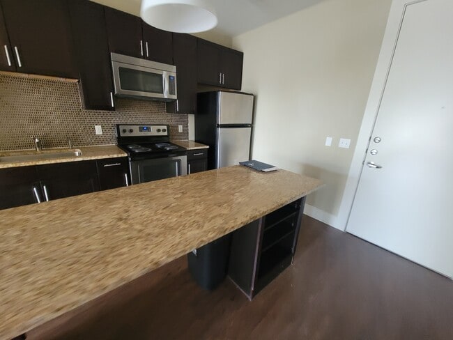 Building Photo - 7200 Easy Wind Dr