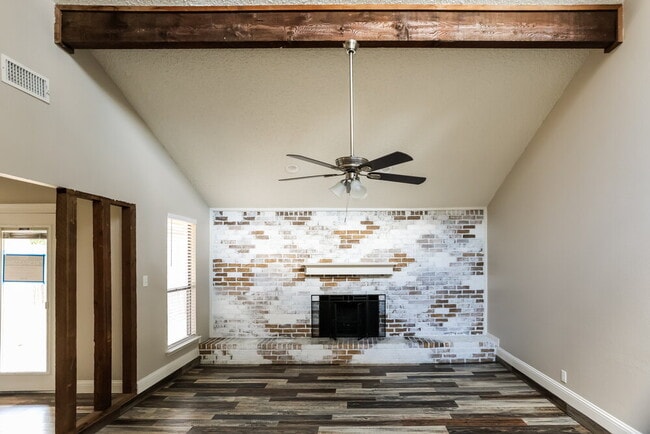 Building Photo - 5303 Oak Springs Dr