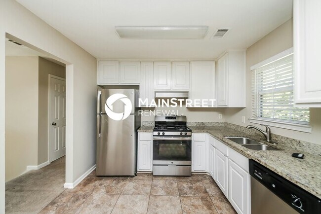 Foto del edificio - 3 Bedroom Pet-Friendly Home in Union City,...