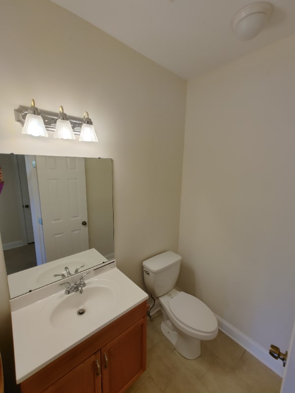 Foto del edificio - 118 Lakeview Dr