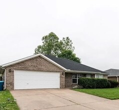 Building Photo - 3605 SW Carriageway Ave