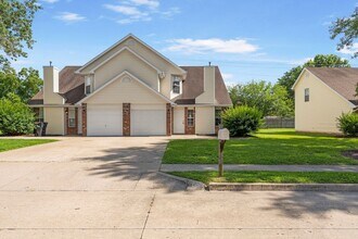 Building Photo - 4302-4304-4304 Cheryl Ct