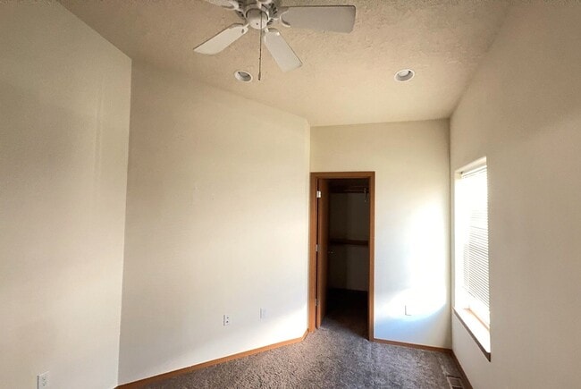 Foto del edificio - 2 bed 2 bath Duplex in Monmouth