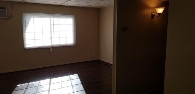 Foto del edificio - 6005 Burns St
