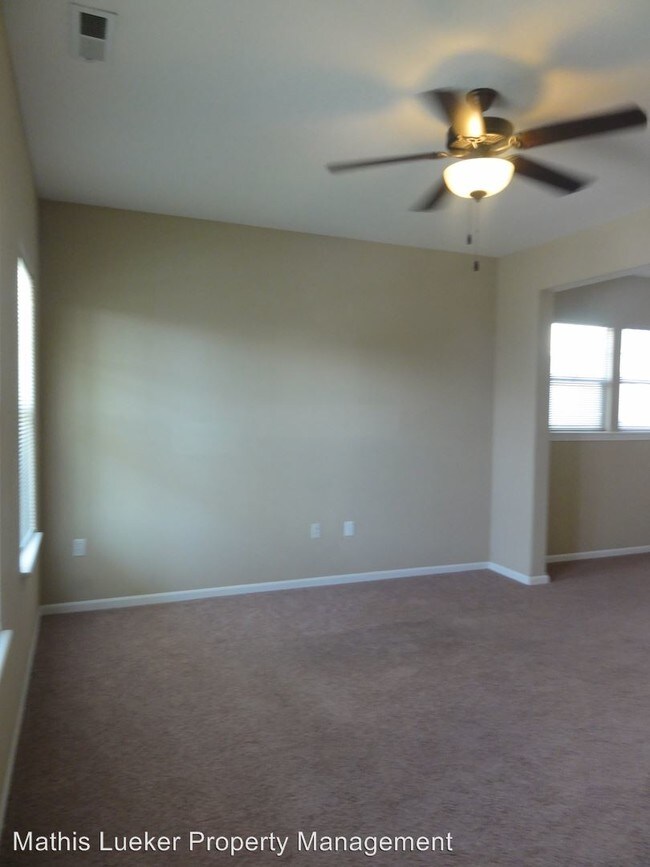 Building Photo - 2 br, 1.5 bath House - 2632 Valentine