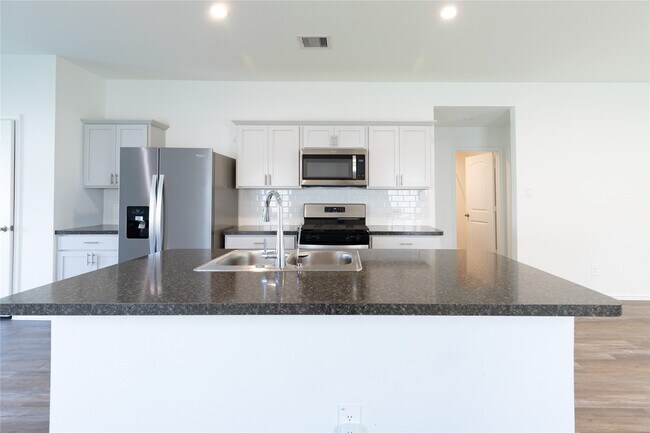 Building Photo - 24330 Saddlestone Green Dr