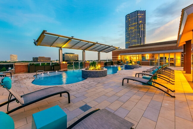 William Tanglewood Rooftop Pool - The William