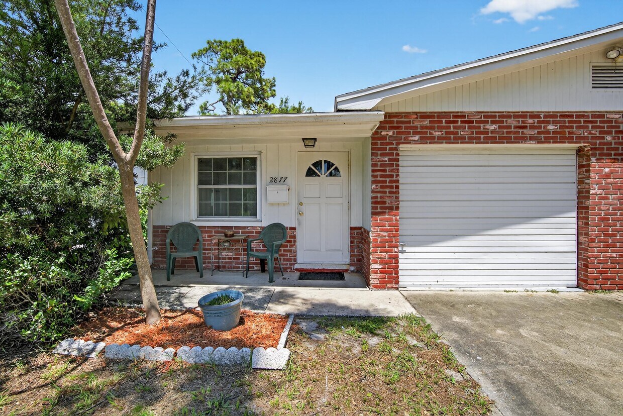 Primary Photo - 2877 32nd Ave N