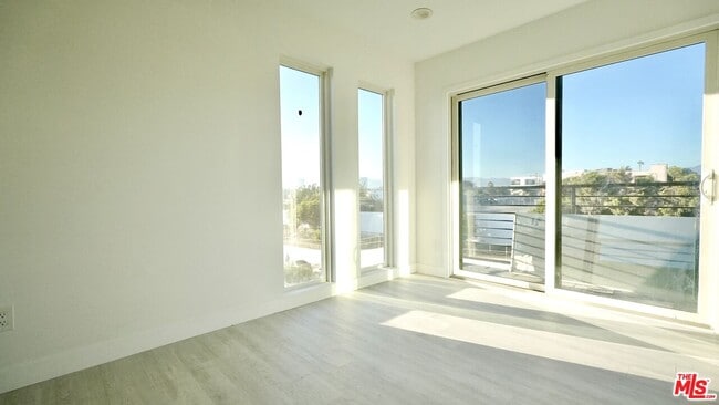 Building Photo - 4642 St Elmo Dr