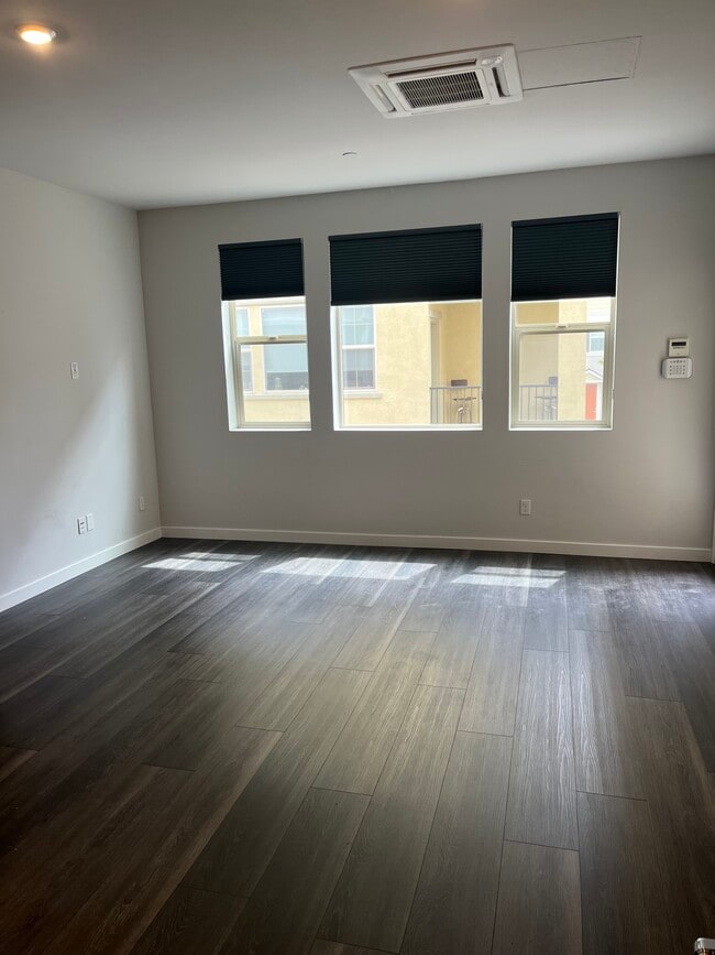 Photo - 425 Lug Ln Apartment