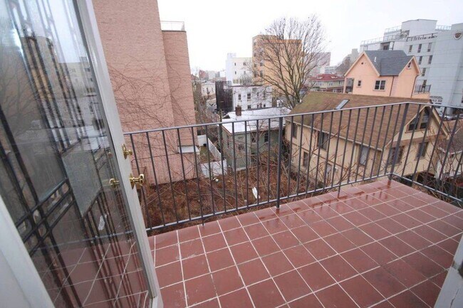 Building Photo - 2934 Brighton 4th St