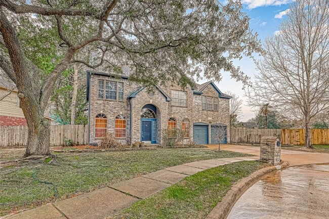 Building Photo - 5815 Henniker Dr