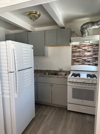 Building Photo - 590 Denslowe Dr