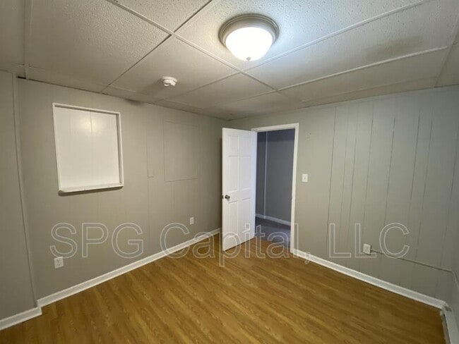 Foto del edificio - 208 W Main St