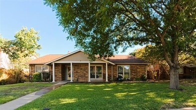 Building Photo - 1738 Hartford Dr