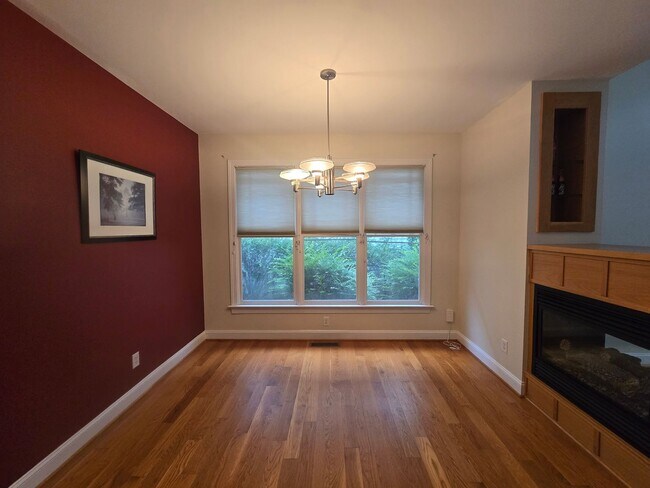 Foto del edificio - Stylish 3BR, 3BA Townhouse – Prime Location Near Durham & Chapel Hill!