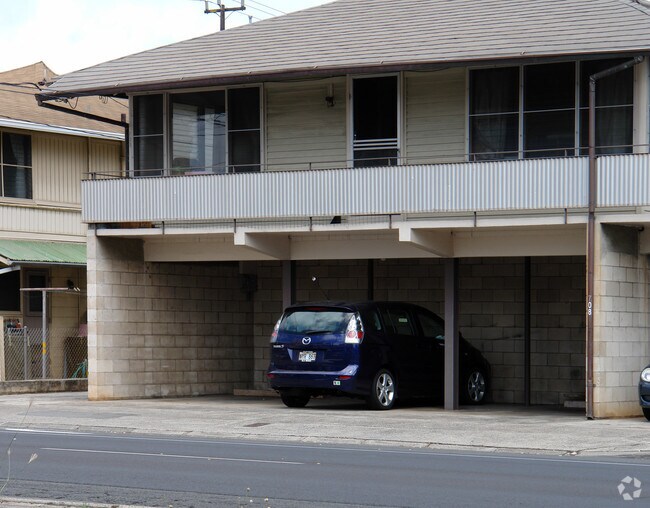 Building Photo - 708 University Ave