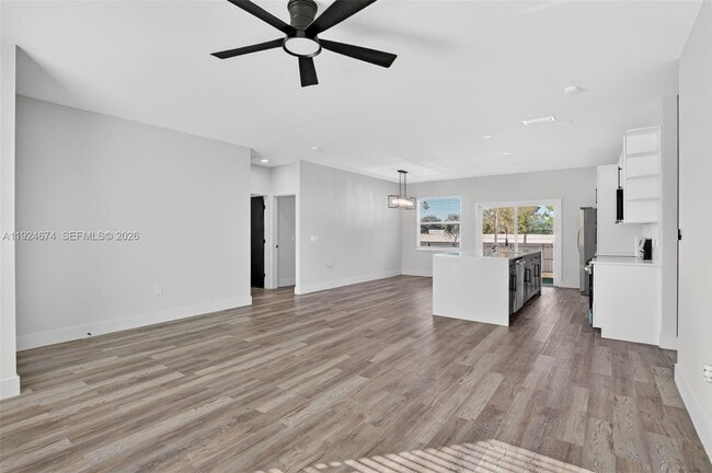 Building Photo - 710 Bedford Point Ave