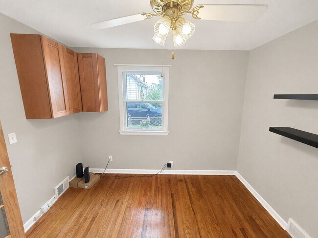 Building Photo - 24550 Puritan Ave