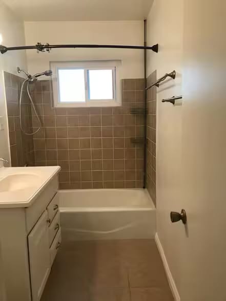 Building Photo - 1827 N Normandie Ave