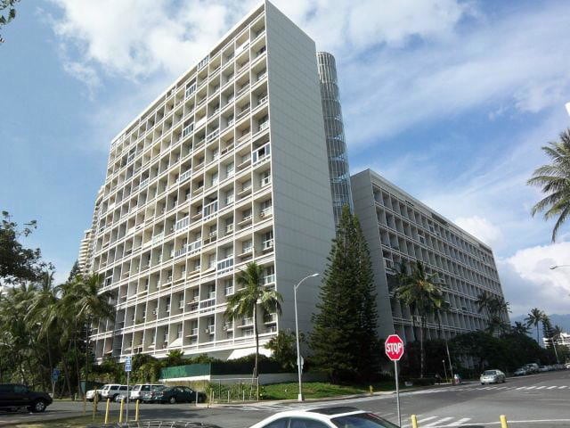Primary Photo - 500 University Ave