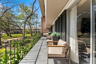 Building Photo - 604 S Ripple Creek Dr