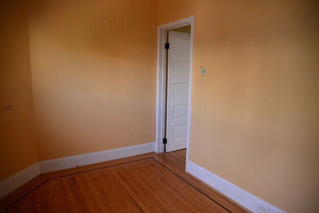 Habitación 3 - 1133 Tasker St