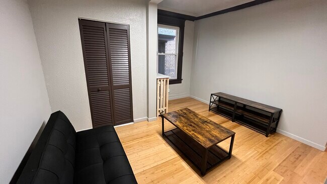 Foto del edificio - 5847 Nicholson St